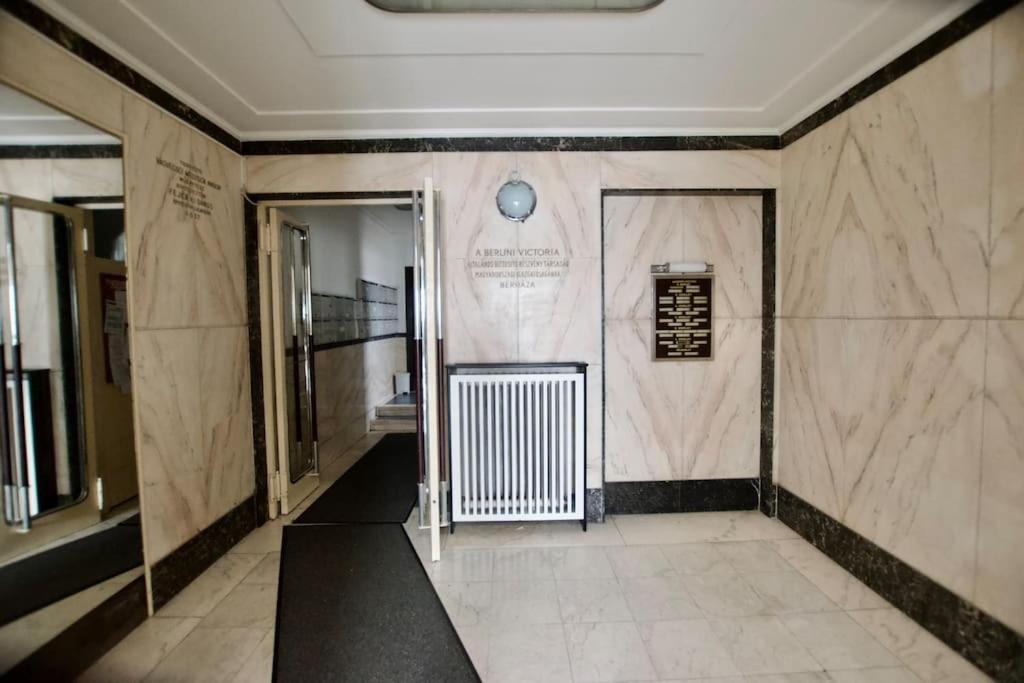 Premium Apartment By Hi - Central 2 Bedroom - Best View Budapest Exterior photo